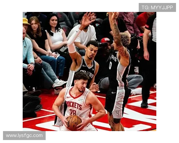 火箭队与马刺队激战正酣2月2日精彩对决回顾与分析