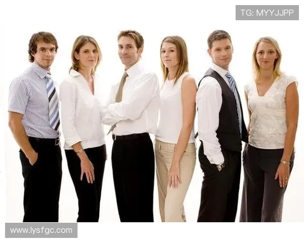 LNG在精英赛中的团队协作表现分析与启示 LNG在精英赛中的团队协作表现分析与启示